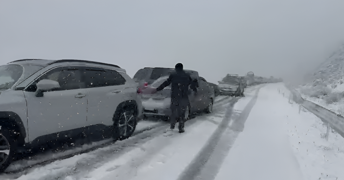 Gobierno de La Paz confirma restablecimiento del paso hacia los Yungas tras nevada