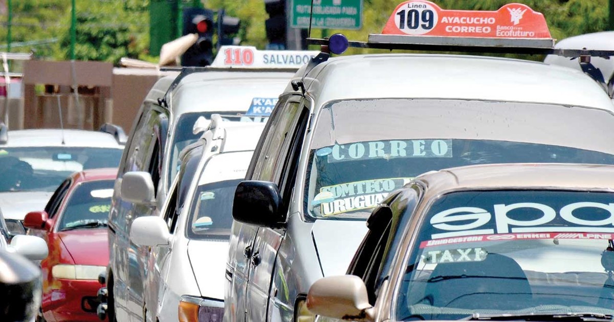 Transporte y Gobierno abren negociaciones para fijar nuevas tarifas de pasajes en Bolivia