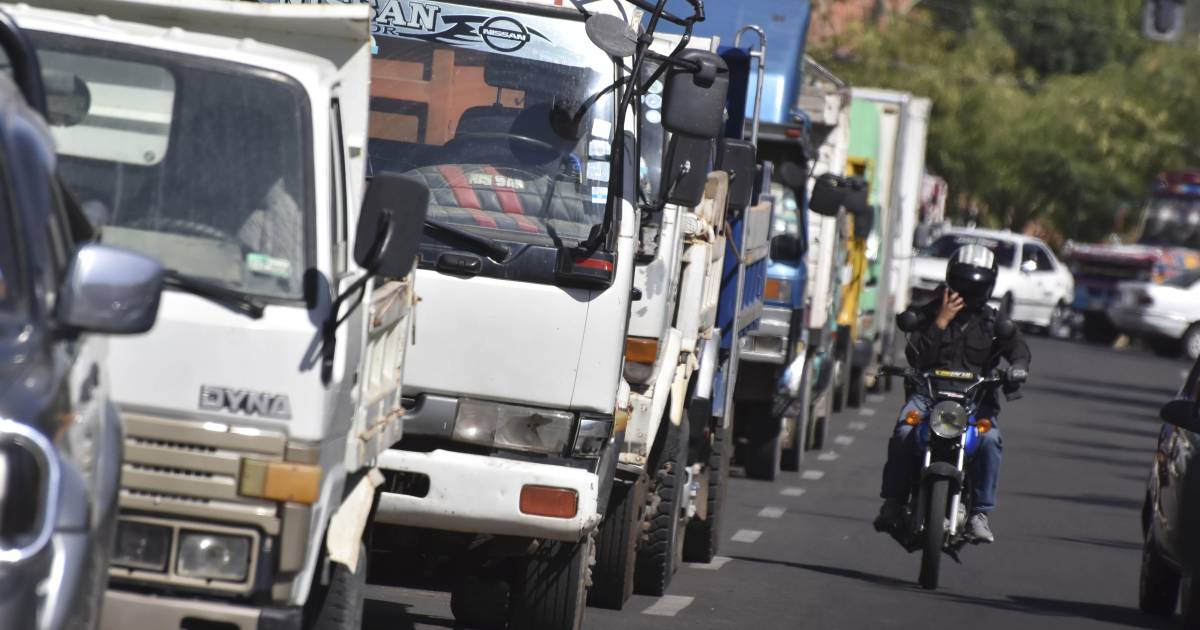 Transporte pesado de La Paz confirma asistencia a mesa de diálogo con el Gobierno