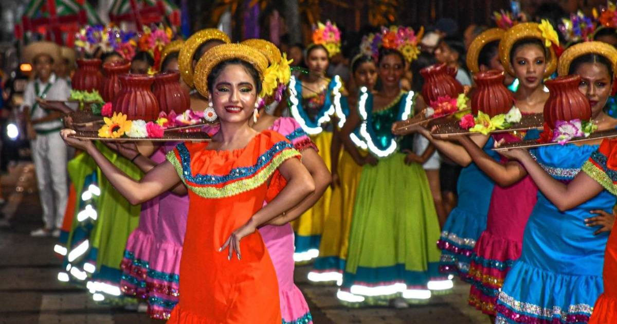 Bailarines cruceños anuncian preparación para primera precarnavalera en Santa Cruz