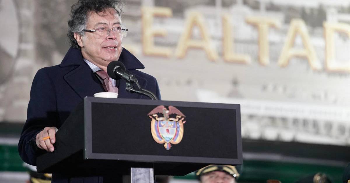 Gustavo Petro convoca manifestación nacional en Colombia por la soberanía para el miércoles Gustavo Petro convoca manifestación nacional en Colombia por la soberanía para el miércoles