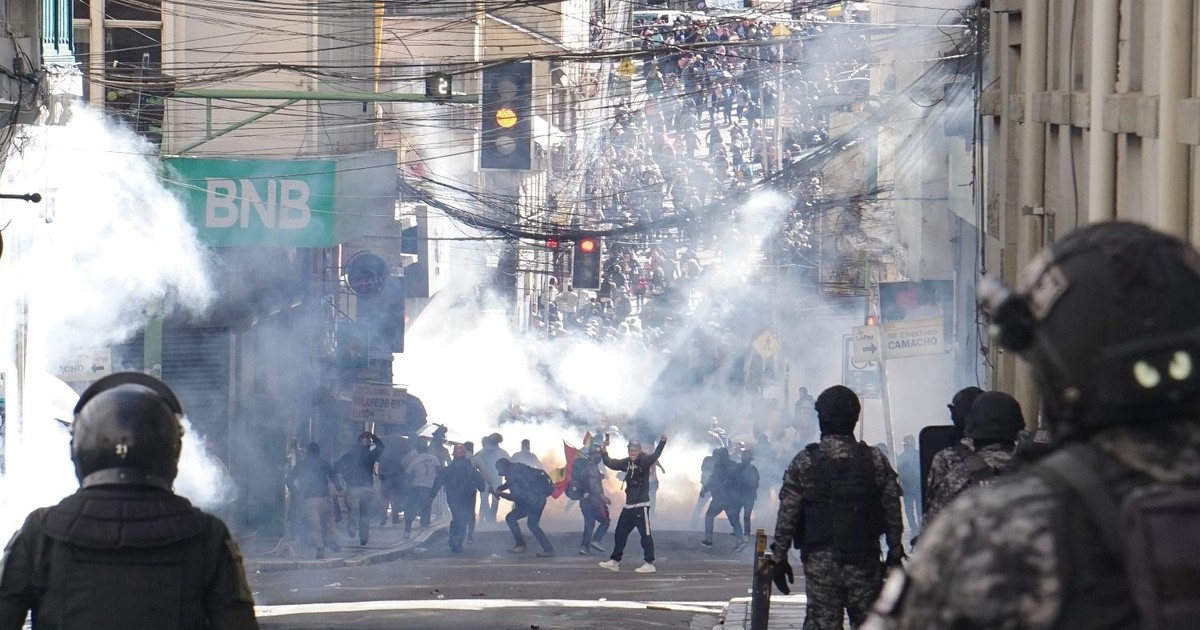 Gobierno abre mesas de diálogo en La Paz para debatir el DS 5503 ante bloqueos de la COB