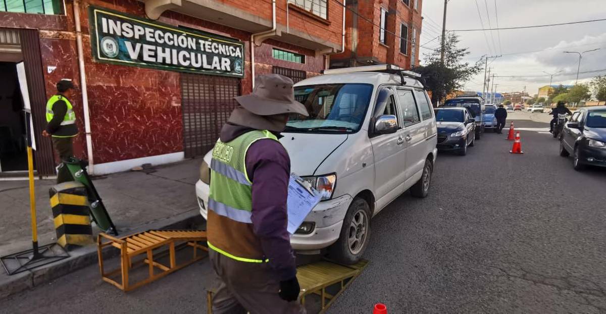 Gobierno de Bolivia anuncia nuevo plazo para Inspección Técnica Vehicular con multa