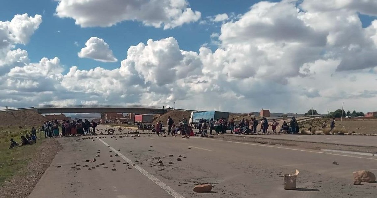Gobierno confirma aumento a 16 puntos de bloqueo en Bolivia según ABC