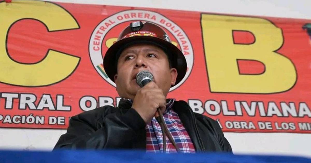 Maestros urbanos de La Paz exigen rendición de cuentas sobre aportes sindicales a la COB Maestros urbanos de La Paz exigen rendición de cuentas sobre aportes sindicales a la COB