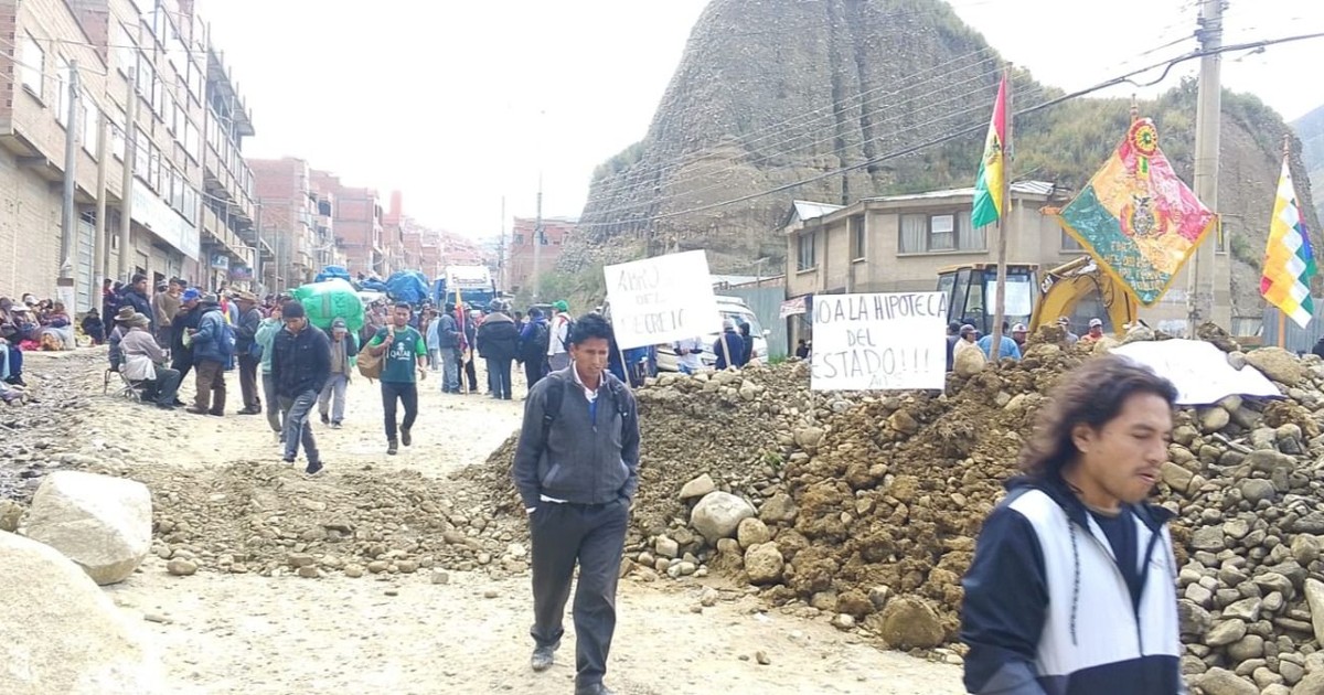 COB socializa propuesta del Gobierno y confirma retorno al diálogo en ampliados COB socializa propuesta del Gobierno y confirma retorno al diálogo en ampliados