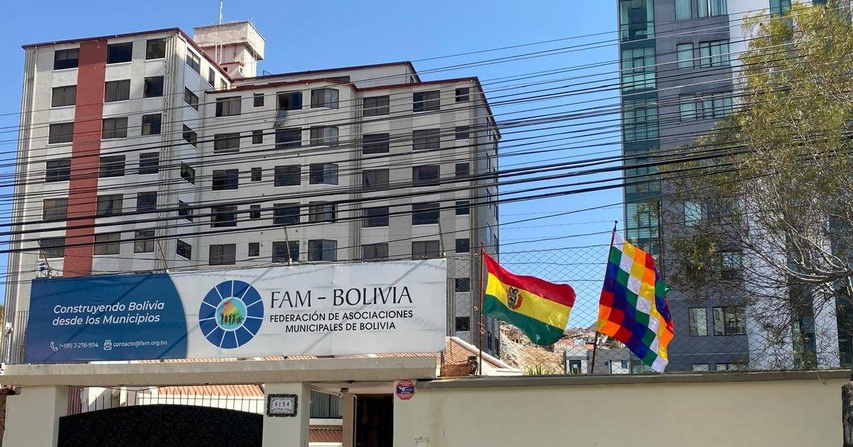 Ministerio de Economía convoca a la Federación de Asociaciones Municipales para diálogo en La Paz