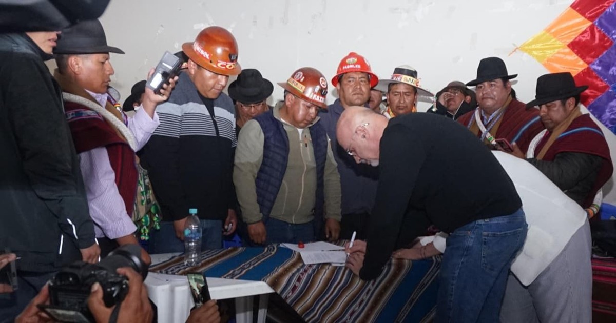 Gobierno y COB acuerdan decreto que mantiene fin de subvención en Bolivia Gobierno y COB acuerdan decreto que mantiene fin de subvención en Bolivia