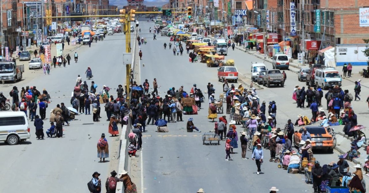 Bloqueos en Bolivia alcanzan 69 puntos y afectan la economía nacional