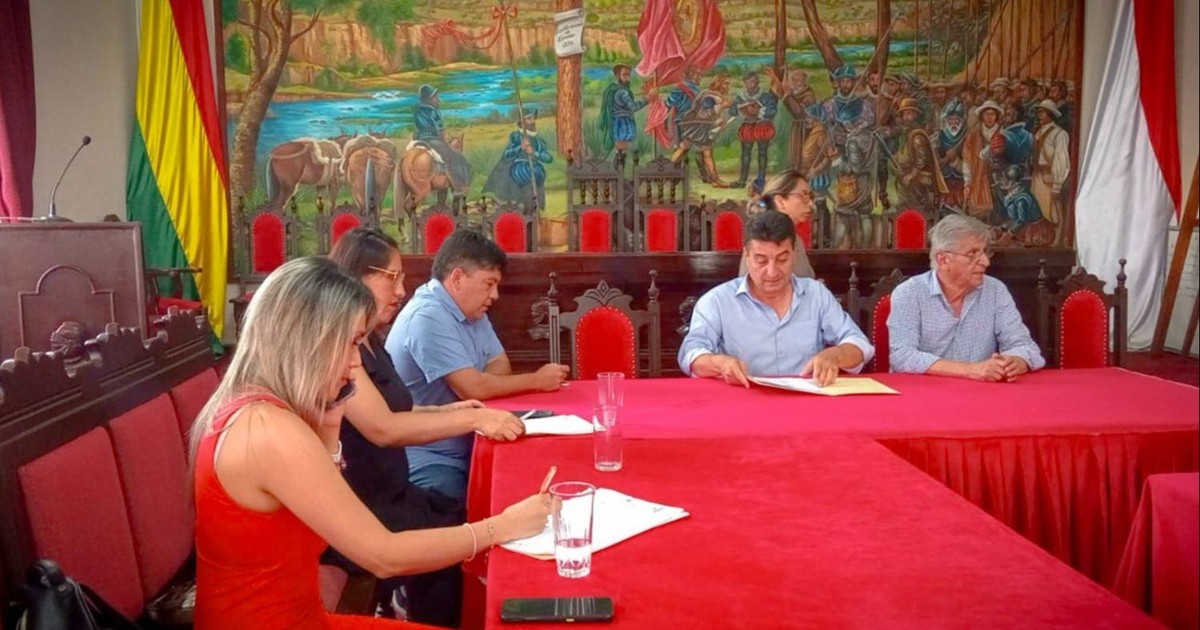 Alcaldía de Tarija aprueba plano de aeropuerto para financiar proyecto con BID Alcaldía de Tarija aprueba plano de aeropuerto para financiar proyecto con BID