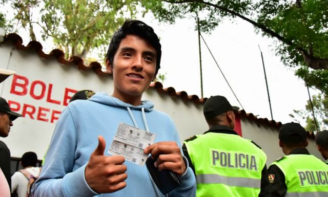 Población tarijeña apoya con masiva respuesta al llamado de la Selección Nacional