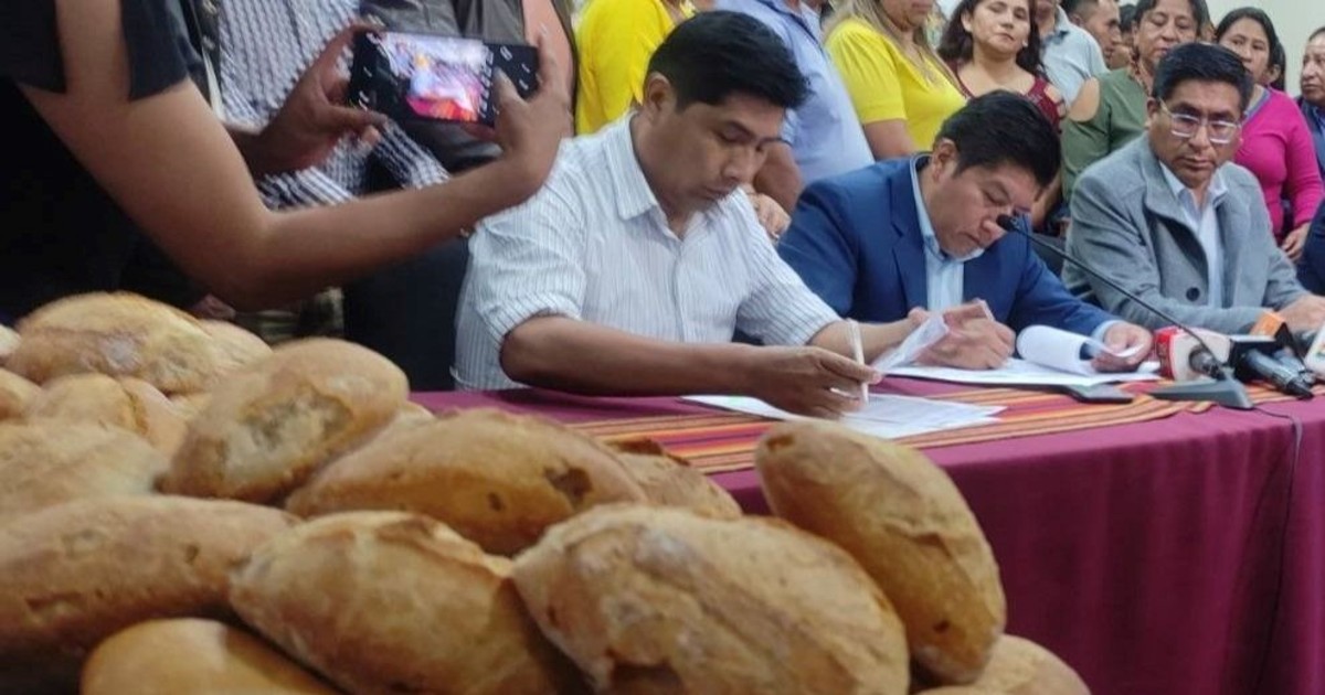 Juez en La Paz concede arresto domiciliario a Zenón Mamani tras pedido de auditoría de Emapa Juez en La Paz concede arresto domiciliario a Zenón Mamani tras pedido de auditoría de Emapa