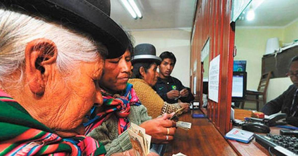 Gobierno confirma pago de Renta Dignidad de Bs 500 y descarta riesgo