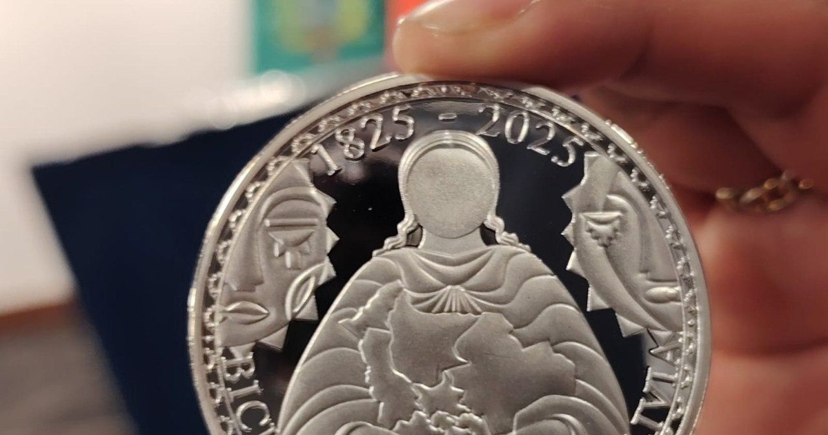 Gobierno presenta moneda del Bicentenario que destaca cosmovisión andina en Bolivia Gobierno presenta moneda del Bicentenario que destaca cosmovisión andina en Bolivia
