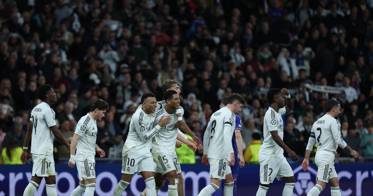 Real Madrid confirma su poderío y golea 4 a 0 al Mónaco en el Bernabéu Real Madrid confirma su poderío y golea 4 a 0 al Mónaco en el Bernabéu