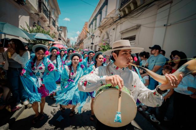 Carnaval Chapaco 2026 impulsa tradición con jinetes comadres y el diablo en Santa Cruz