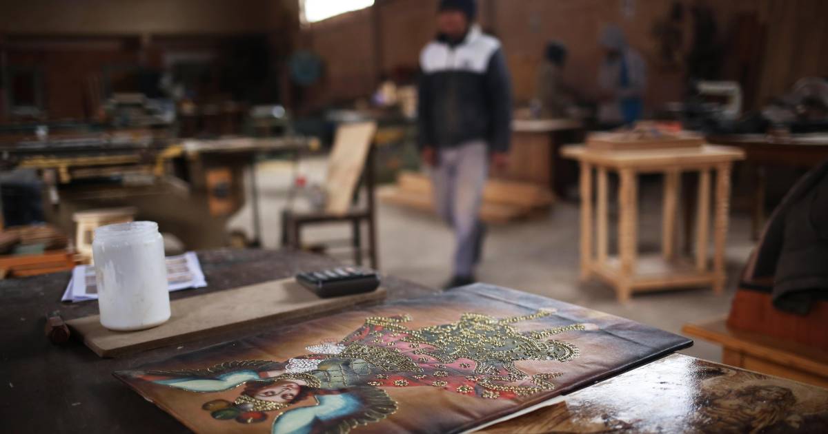 Jóvenes privados de libertad en Cochabamba impulsan artesanías para su reinserción social