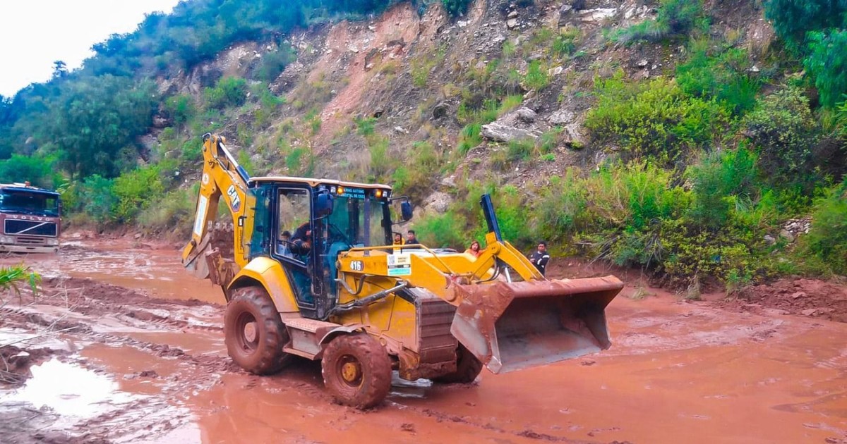 Lluvias intensas afectan tramos clave de la ruta Cochabamba Oruro y generan desbordes Lluvias intensas afectan tramos clave de la ruta Cochabamba Oruro y generan desbordes