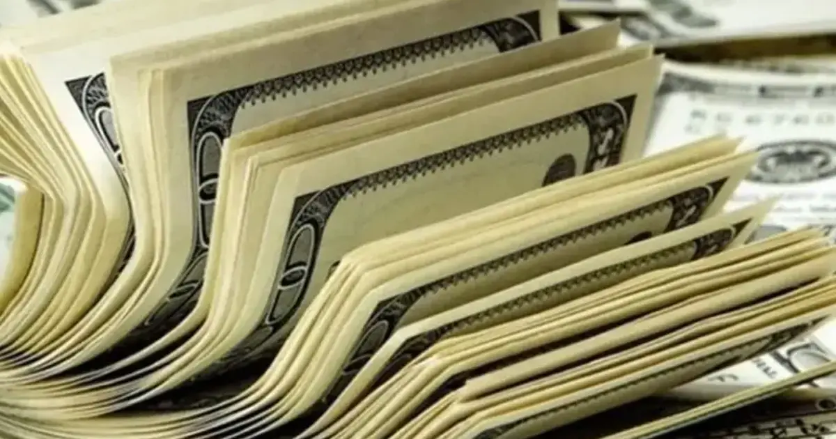 Economista boliviano advierte que la confianza reduce la demanda de dólares y urge atacar déficit