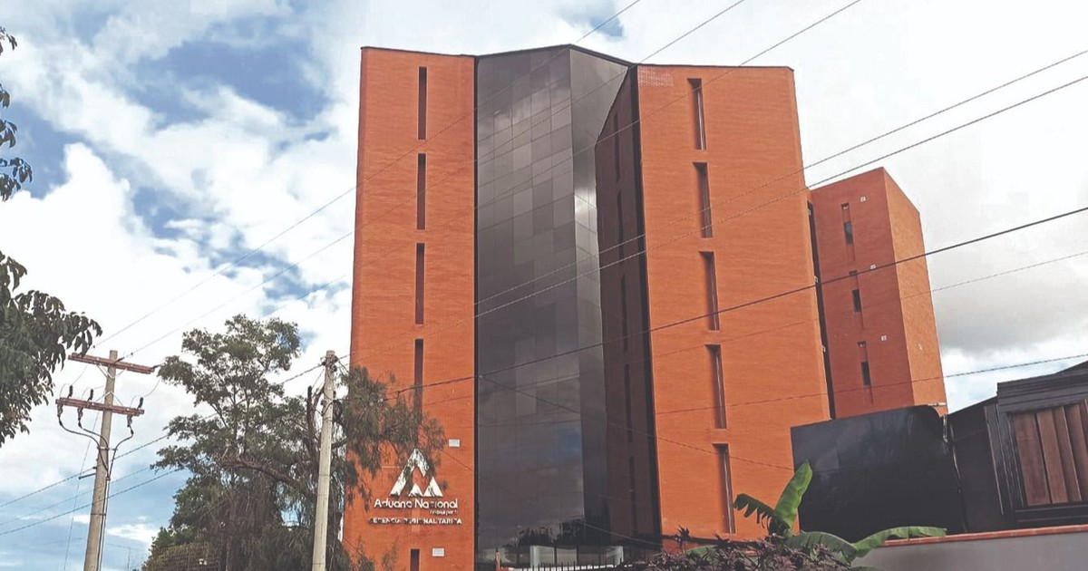 Aduana de Bolivia revela red familiar de corrupción por obra con sobreprecio