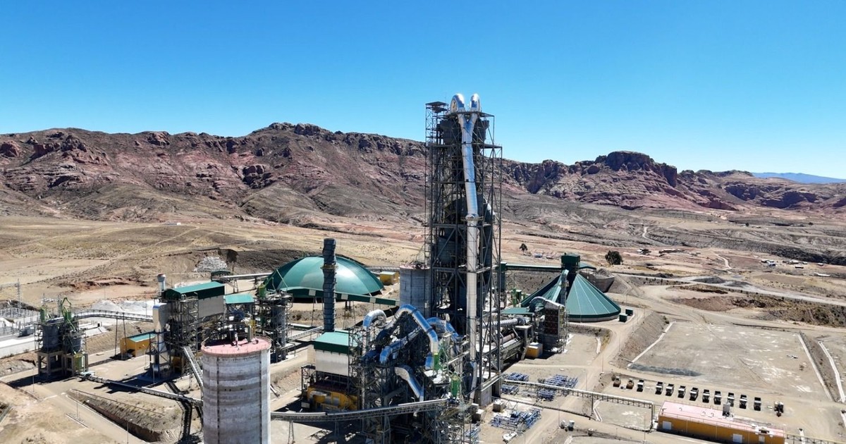 Gobierno denuncia toma ilegal de planta ECEBOL en Potosí y pide intervención inmediata