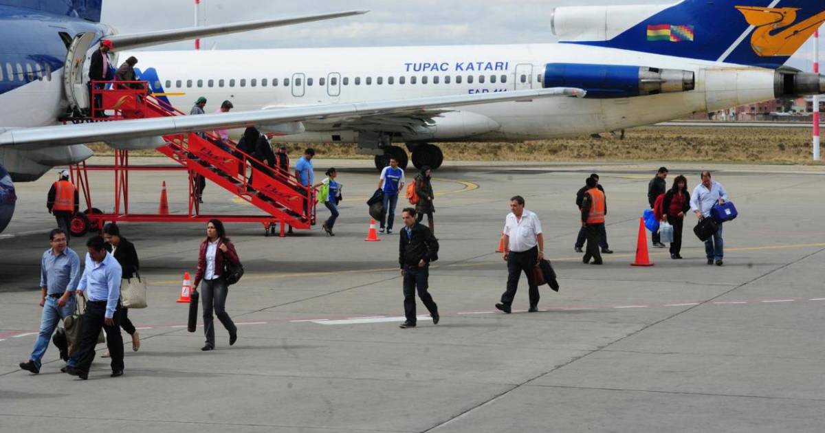 Diputados debate proyecto de ley contra aumento de pasajes aéreos tras aprobación en Senado Diputados debate proyecto de ley contra aumento de pasajes aéreos tras aprobación en Senado