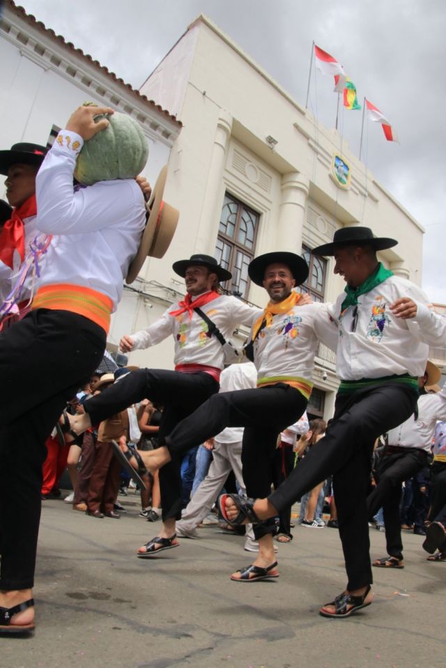 La Entrada de Compadres impulsa recorrido de 20 cuadras en Santa Cruz La Entrada de Compadres impulsa recorrido de 20 cuadras en Santa Cruz