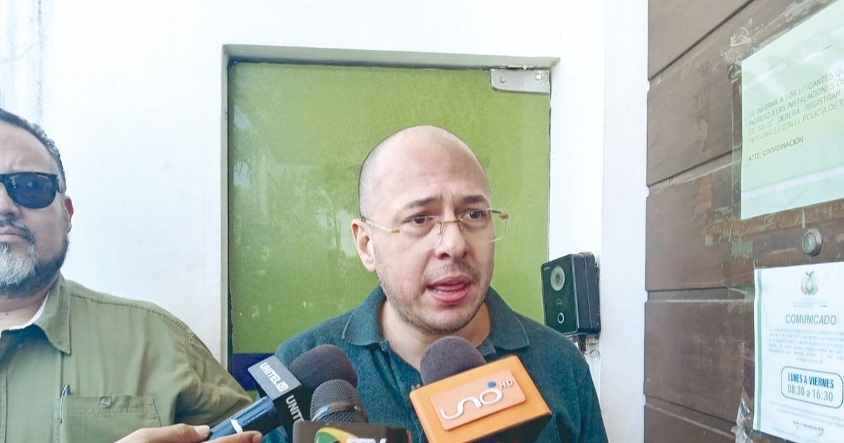 El juez Zeballos espera su libertad tras 18 días de detención en caso maletas