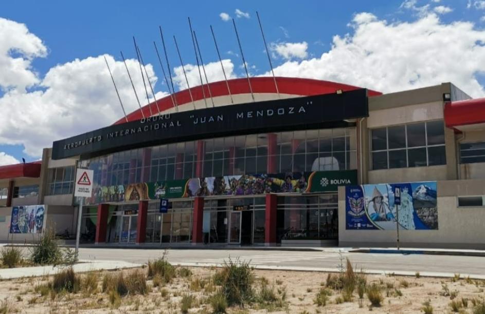 Gobierno impulsa vuelos internacionales en aeropuertos de Oruro y Tarija para Carnaval