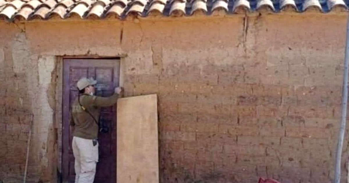 Investigan en La Paz muerte de mujer hallada debajo de cama con heridas de arma blanca Investigan en La Paz muerte de mujer hallada debajo de cama con heridas de arma blanca