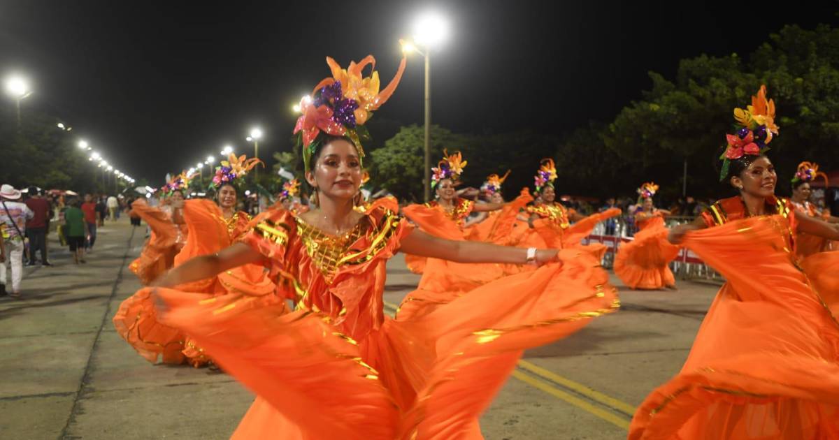 Santa Cruz impulsa la alegría del Carnaval con el gran Corso en el Cambódromo