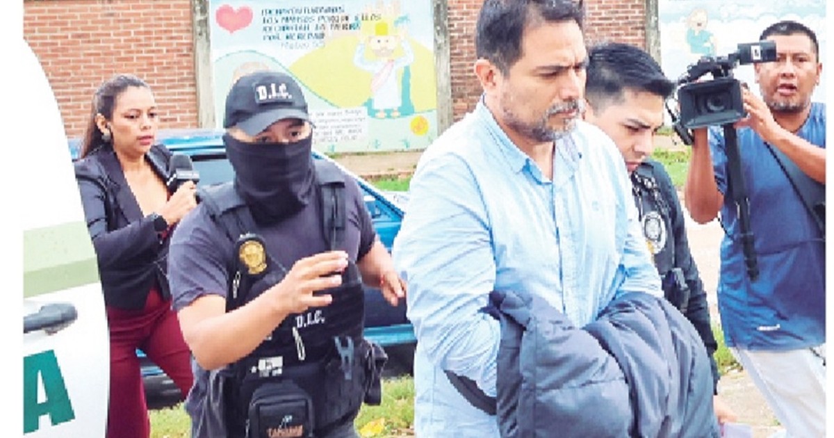 Fiscalía revela patrón de abuso de poder del pastor enviado a prisión en Santa Cruz