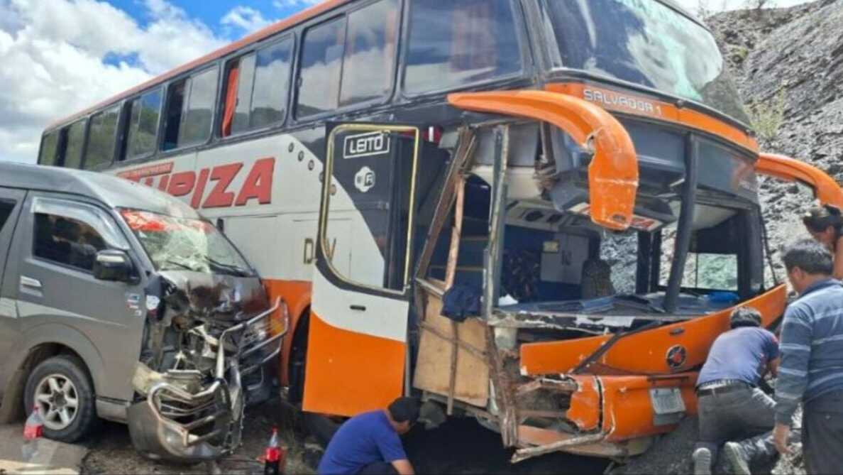 Accidente en carretera Sucre Potosí deja 11 heridos y moviliza a autoridades
