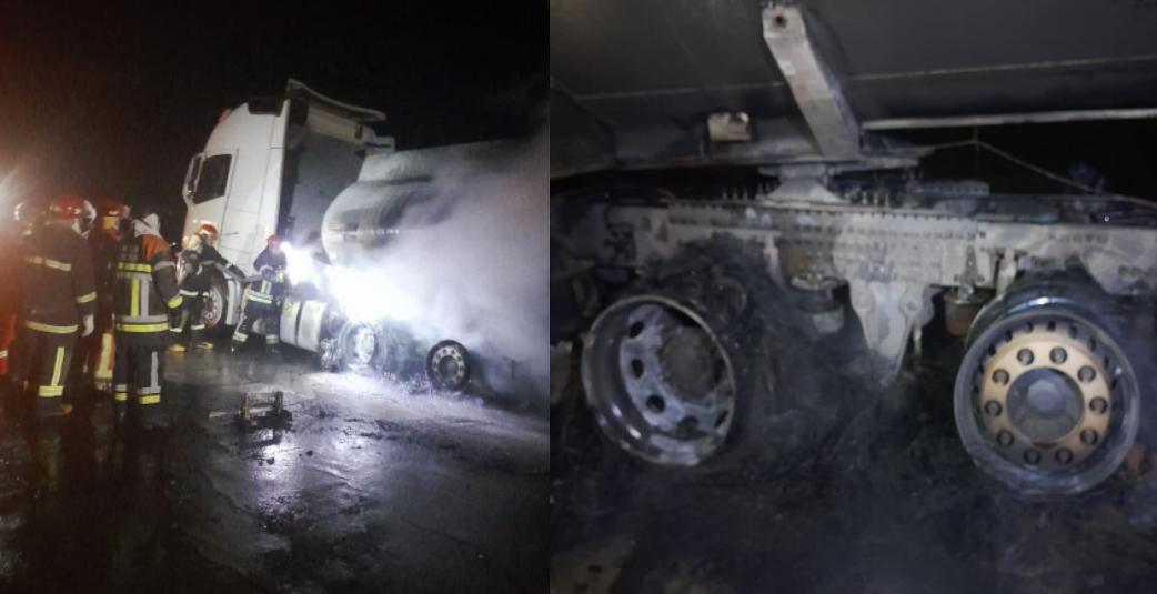 Bomberos apagan incendio de cisterna cargada de combustible en carretera Pisiga Oruro