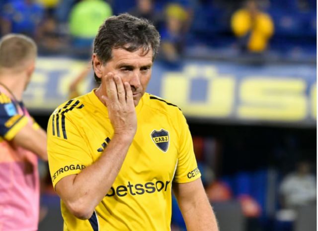 Úbeda confirma nivel destacado de Cavani y aborda enojo de hinchas en Uruguay