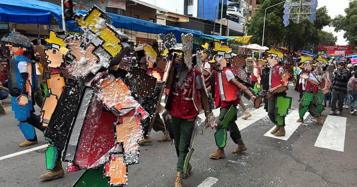 Corso de Corsos impulsa creatividad con disfraces que conquistan Santa Cruz