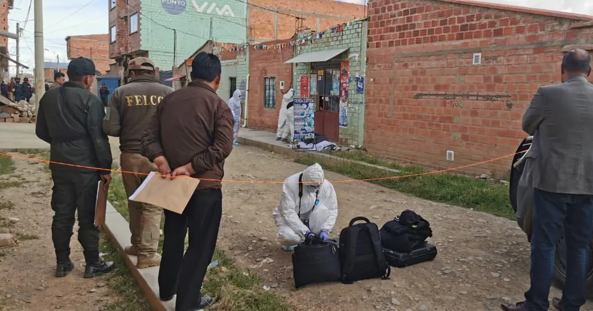 Autopsia confirma que repartidor de tarjetas murió desangrado por herida de bala en La Paz Autopsia confirma que repartidor de tarjetas murió desangrado por herida de bala en La Paz