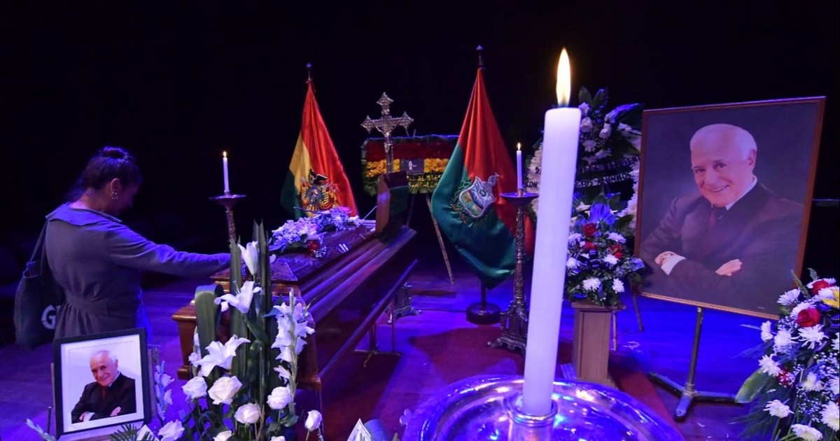 Esposa de Santalla confirma entierro en Cementerio General el martes Esposa de Santalla confirma entierro en Cementerio General el martes