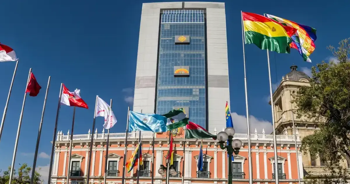 Gobierno impulsa reestructuración y traslada Comunicación a Jefatura de Gabinete Gobierno impulsa reestructuración y traslada Comunicación a Jefatura de Gabinete