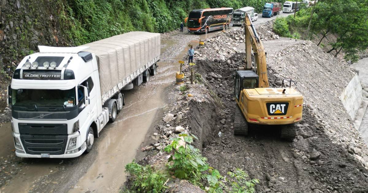 Lluvias causan deslizamientos en rutas nueva y antigua entre Cochabamba y Santa Cruz