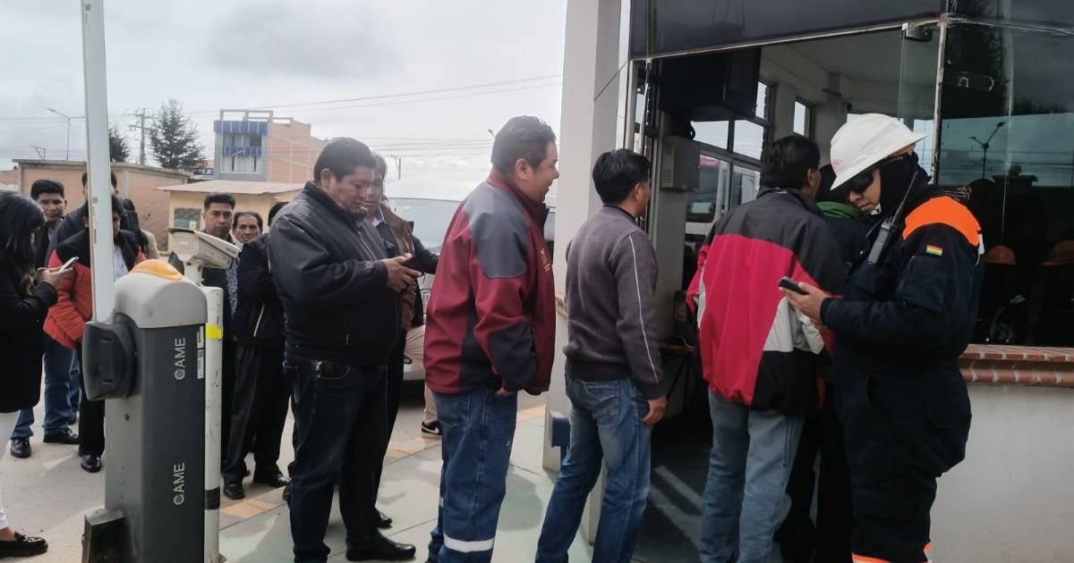 YPFB y ANH inspeccionan planta de Senkata para verificar calidad de gasolina