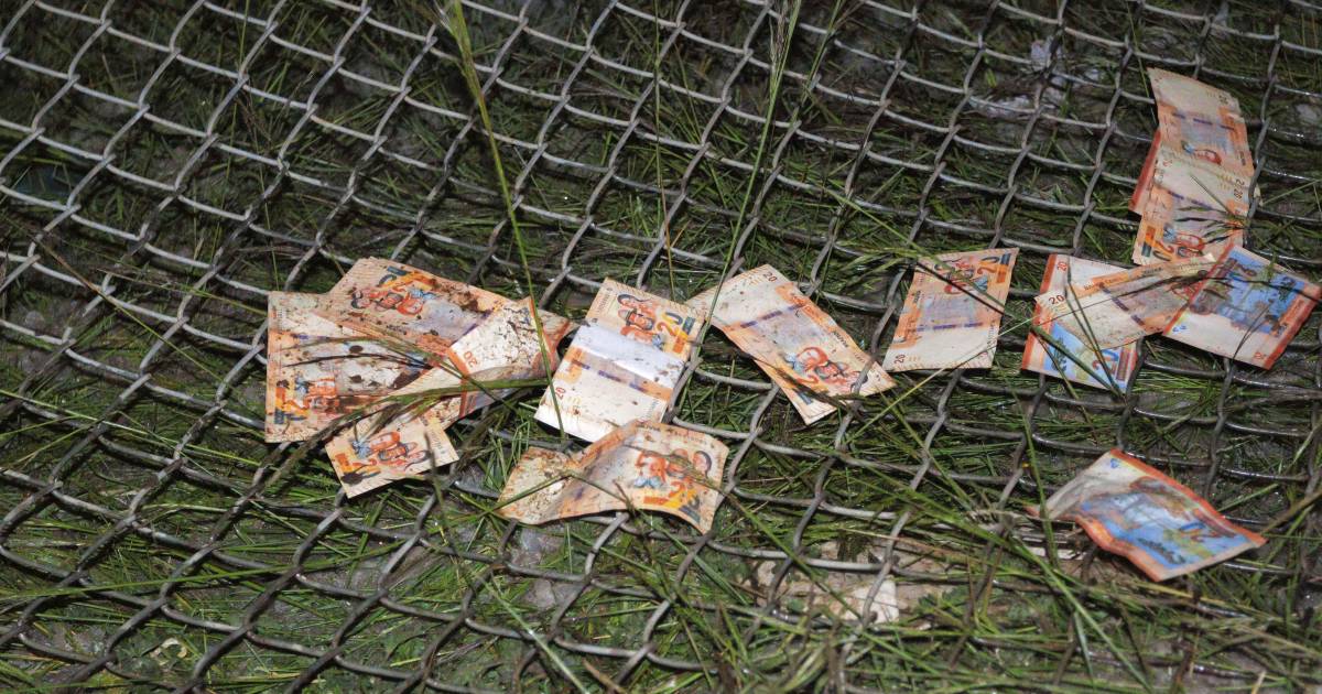 Policía allana 22 viviendas en zona del accidente aéreo y aprehende sospechosos Policía allana 22 viviendas en zona del accidente aéreo y aprehende sospechosos