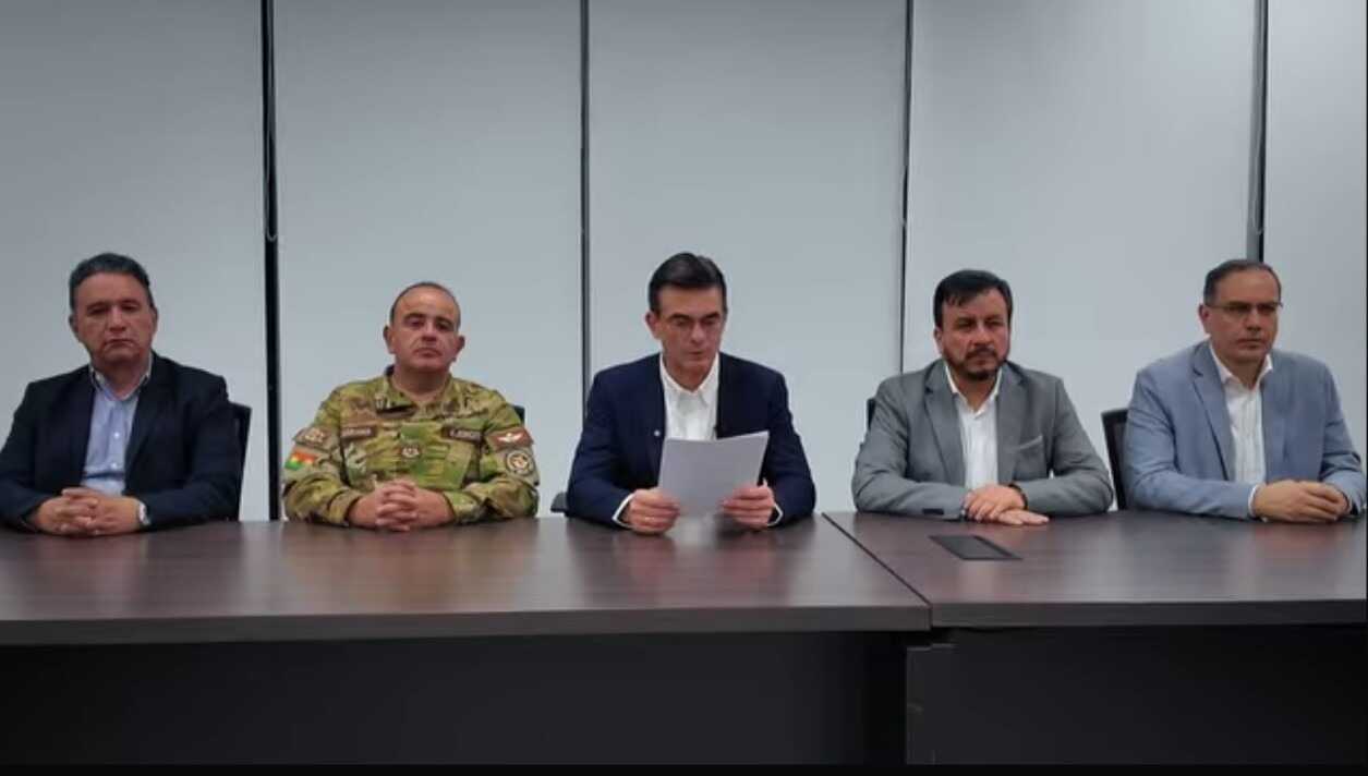 Paz dispone resguardo militar en plantas de YPFB para cortar sabotaje