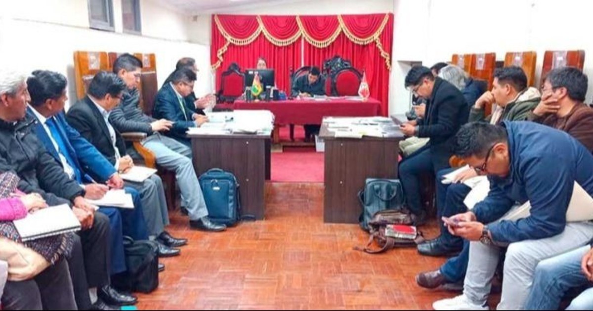 Alcaldía de Potosí amplía a tres meses detención de Cruz y Flores por inestabilidad