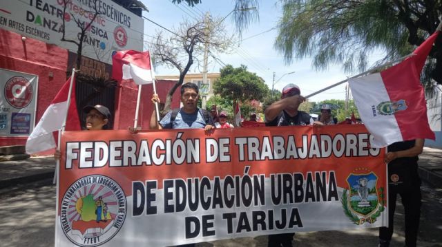 Magisterio urbano en La Paz exige al Gobierno subir jubilación antes de abril