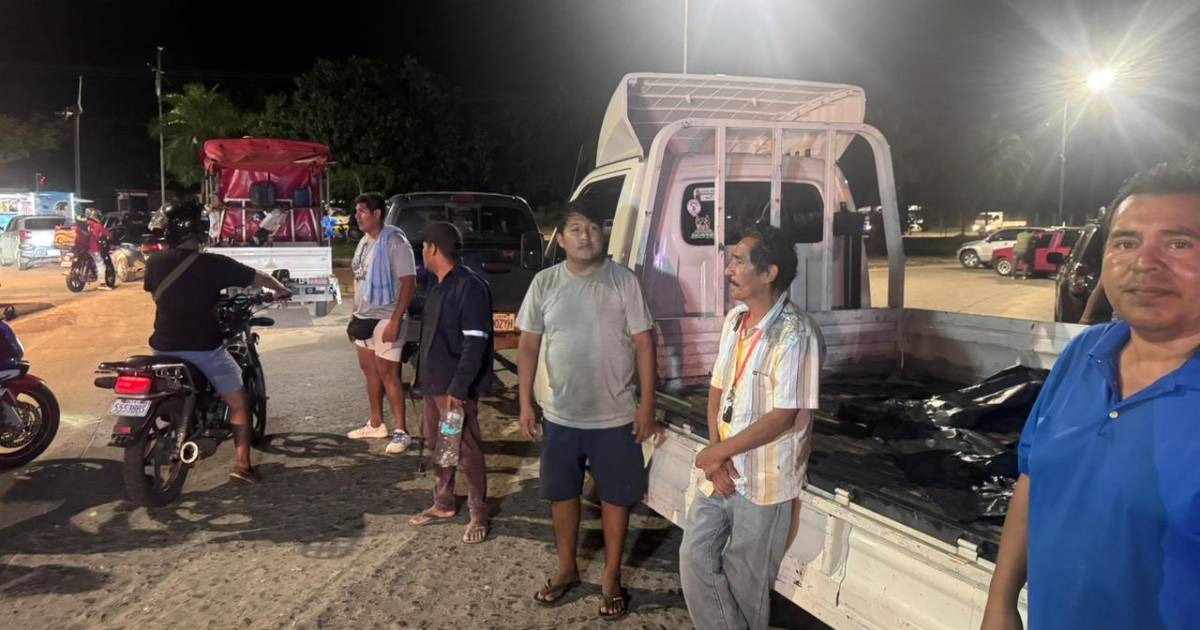 Choferes en Santa Cruz bloquean calles y exigen abastecimiento de gasolina