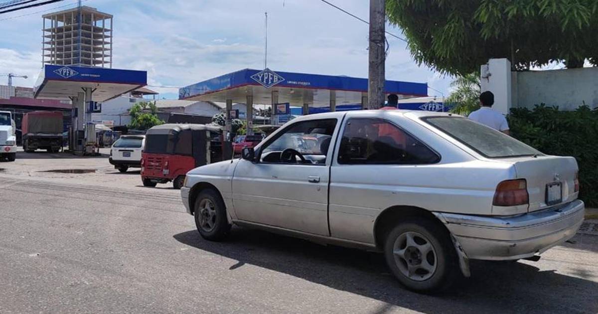 Ministro Medinaceli confirma que filas en surtidores cruceños deben regularizarse el fin de semana