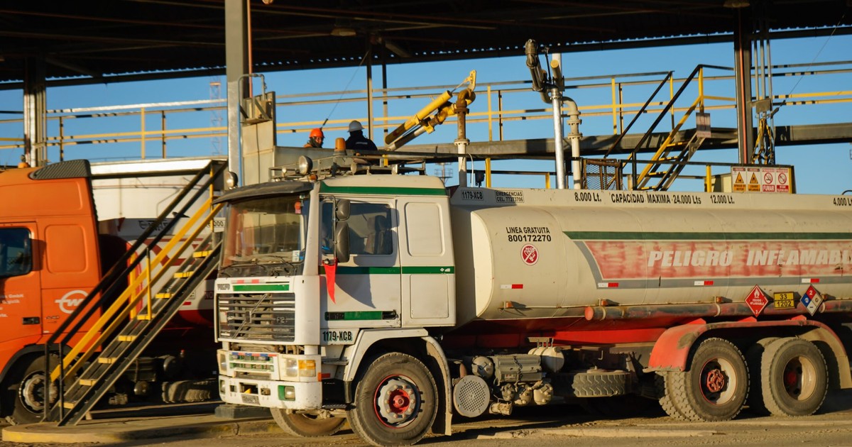 Juez dispone detención domiciliaria y fianza para jefa legal de YPFB en caso Botrading