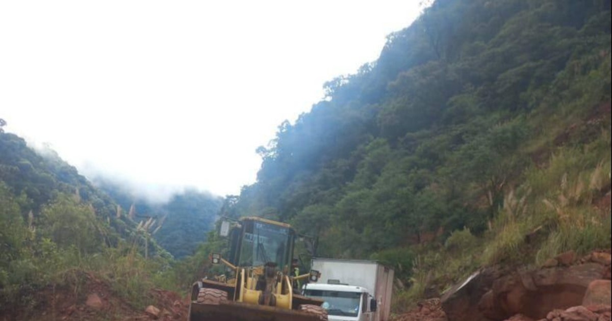 ABC cierra tramo vial en Tarija por derrumbes causados por lluvias intensas