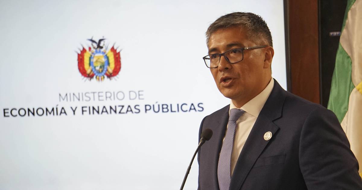 Ministro de Economía advierte que no se puede legalizar billetes robados en siniestro aéreo